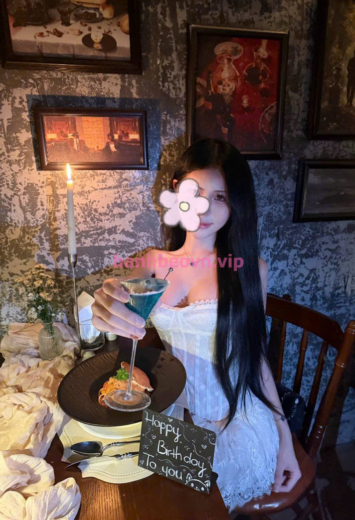 Diệp Nhi 2k4 trẻ xinh quyền rũ