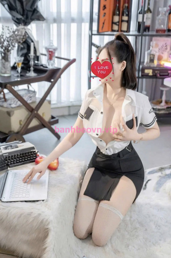 Yến Vy - cô thư ký dâm đảng -  xinh dâm ngoan - bú liếm cực đỉnh